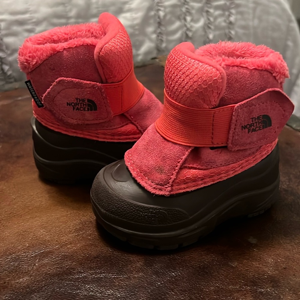 The North Face- baby/toddler boots, pink, size 4